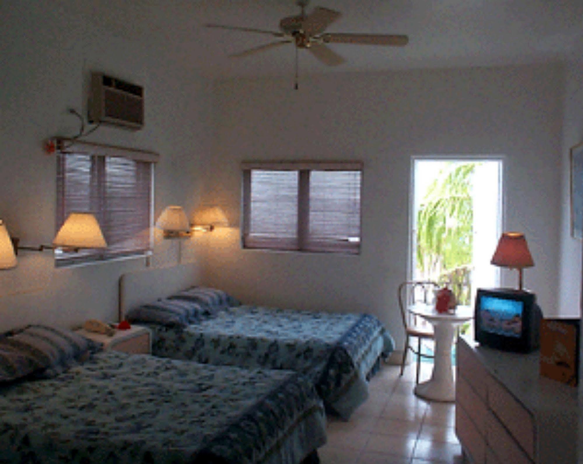 Towne Hotel Νασάου Εξωτερικό φωτογραφία